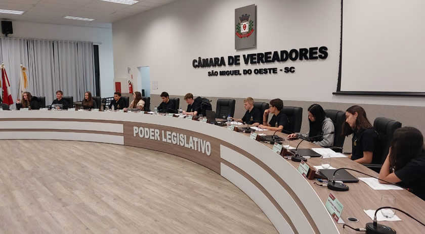 Vereadores mirins apresentam pedidos à Administração Municipal 