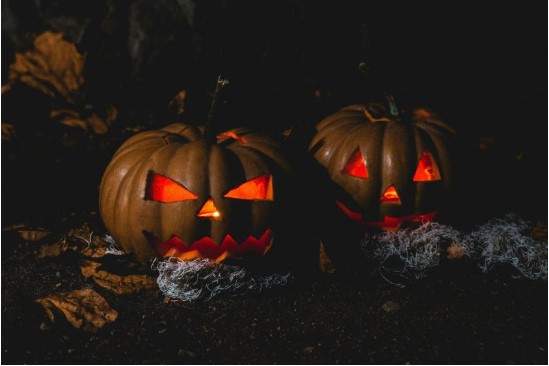 ‘A bruxa tá solta’: brincadeira de Halloween termina em pancadaria em SC