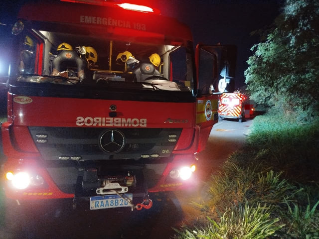 Ciclista fica gravemente ferido em acidente com carro na BR-282