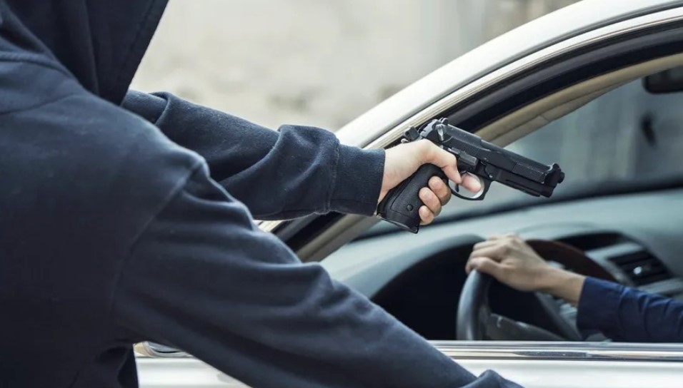 Autores que amarraram mãe e filho e furtaram dinheiro de conta bancária são condenados a mais de 77 anos de prisão