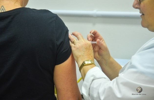 Mesmo com dia D, vacinação contra a gripe não atinge nem 30% em SC