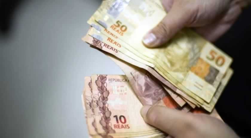 Caixa paga novo Bolsa Família a beneficiários com NIS de final 2