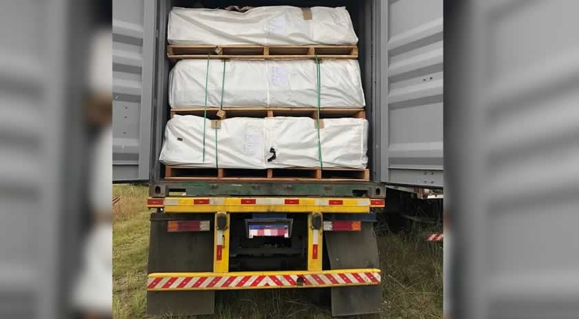 Carga de couro de boi avaliada em R$ 500 mil é recuperada no PR após roubo em SC