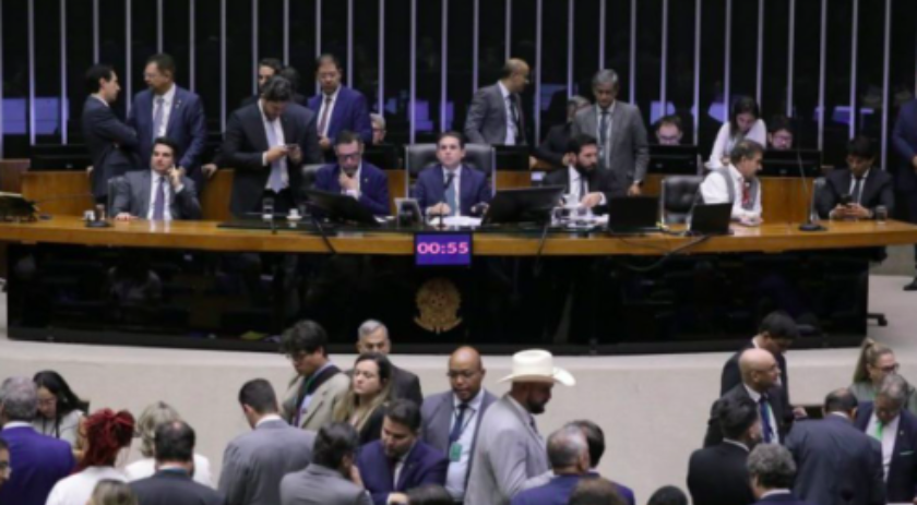 Câmara aprova isenção do Imposto de Renda para quem ganha até R$ 5 mil