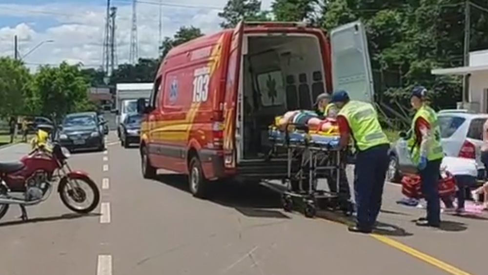 Mulher pode ficar paraplégica depois de ser atropelada por motoboy