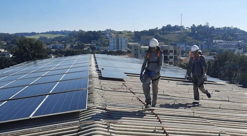 Contemplado com projeto da Celesc, Hospital São José instala placas de energia solar