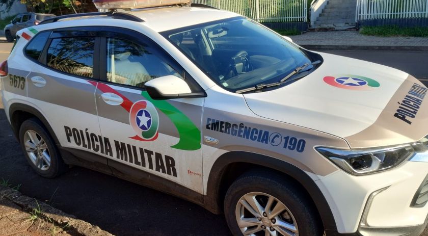 Homem é preso por dano e ameaça contra a própria irmã