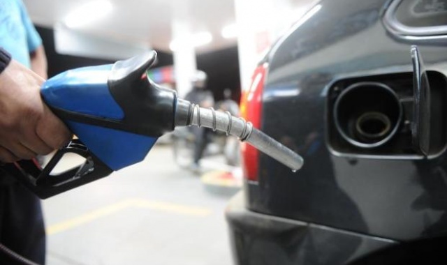 Preço médio da gasolina fica estável em SC