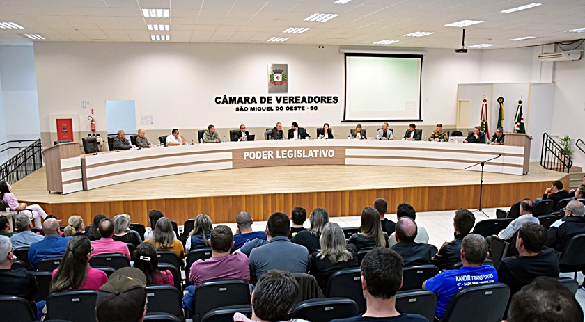 Audiência pública com a presidente da Casan é realizada