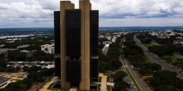 Após ata do Copom, mercado reduz para 12% projeção para Selic em 2023