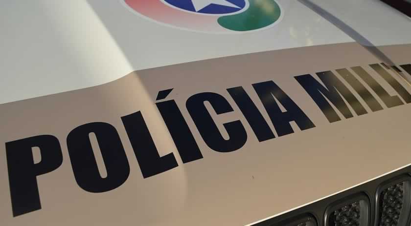 Homens tentam fugir de abordagem, jogam carro na direção de policiais e são presos na BR-282