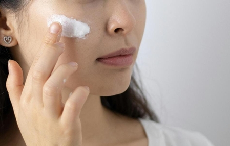 Fabricante alerta que pomada com nistatina não é recomendada para rejuvenescer o rosto