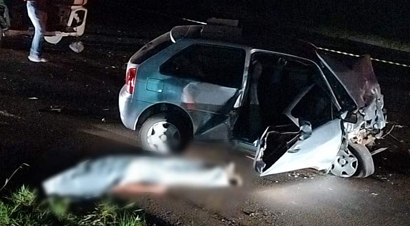 Motorista morre em colisão frontal entre automóvel e caminhão
