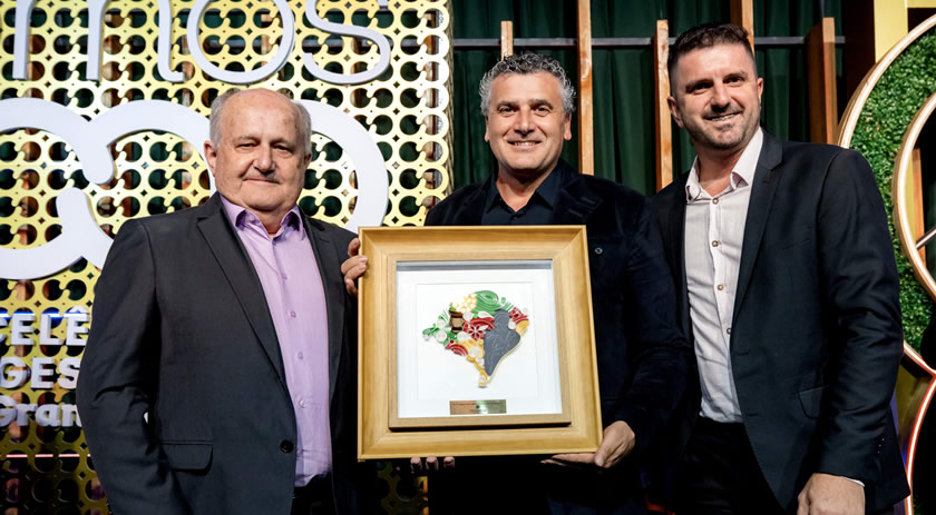 Sicoob São Miguel recebe homenagem do Sistema OCERGS