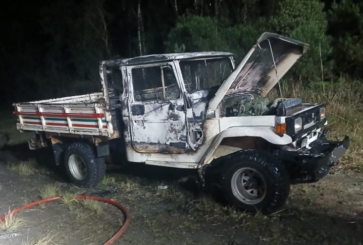Veículo roubado é encontrado incendiado horas depois na SC-114