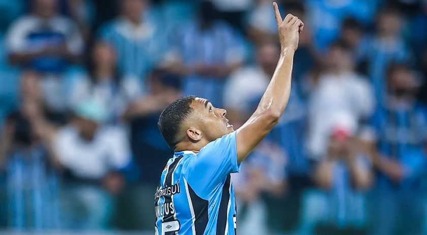 Grêmio vence o São Paulo por 2 a 0 e sobe na tabela do Brasileirão