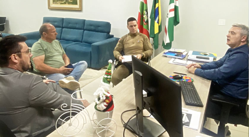 Prefeitura, Procuradoria e PM discutem nova lei para consumo de álcool em espaços públicos