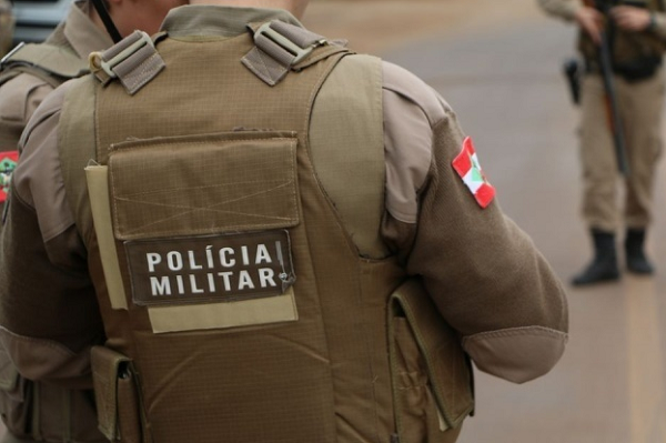 PM prende homem suspeito de furtar celular