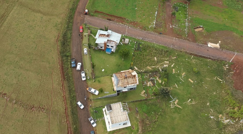 Defesa Civil diz que microexplosão atingiu município do Extremo-Oeste