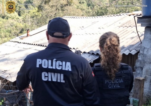 Polícia Civil cumpre mandados e apreende drogas em investigação de tráfico, furto e posse ilegal de armas