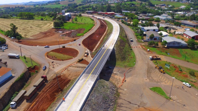 Viaduto de São José do Cedro é concluído e aberto ao tráfego