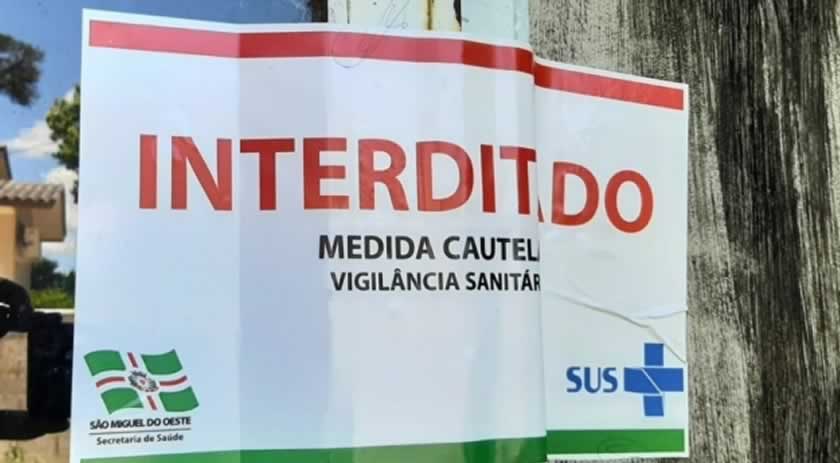 Estúdio de tatuagem é interditado