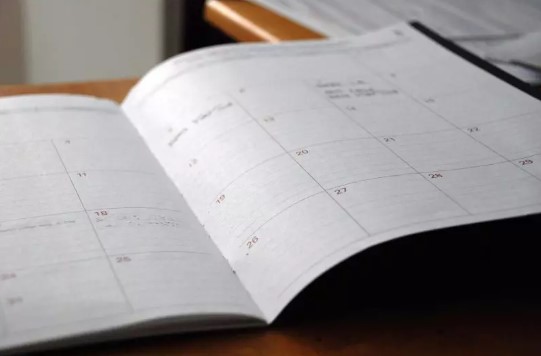 Feriados 2025: calendário completo e dicas para planejar suas folgas