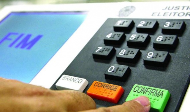 Sem apontar fraude nas urnas, Ministério da Defesa vê risco de ‘código malicioso’