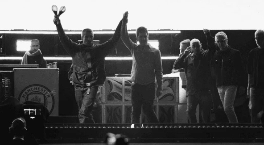 Banda Oasis volta aos palcos após 16 anos com show lotado
