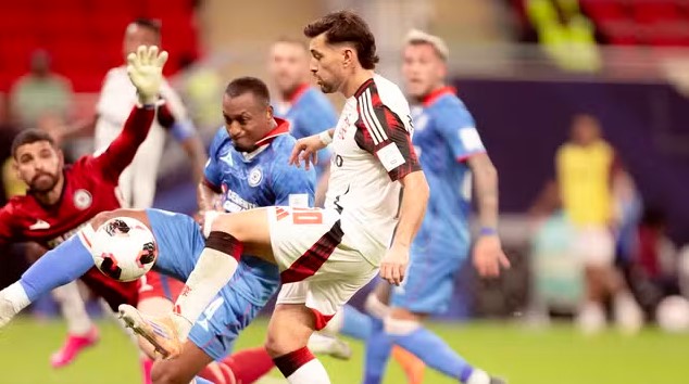 Flamengo vence o Cruz Azul e se classifica às semifinais da Copa Intercontinental