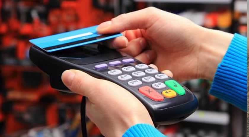 Homem furta cartão bancário, efetua compras e acaba preso