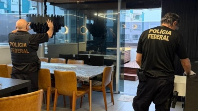 Gangue suspeita de traficar 70 mulheres é alvo de megaoperação em SC e na Irlanda