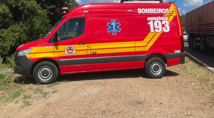 Motociclista fica ferido após colisão com carro no Centro