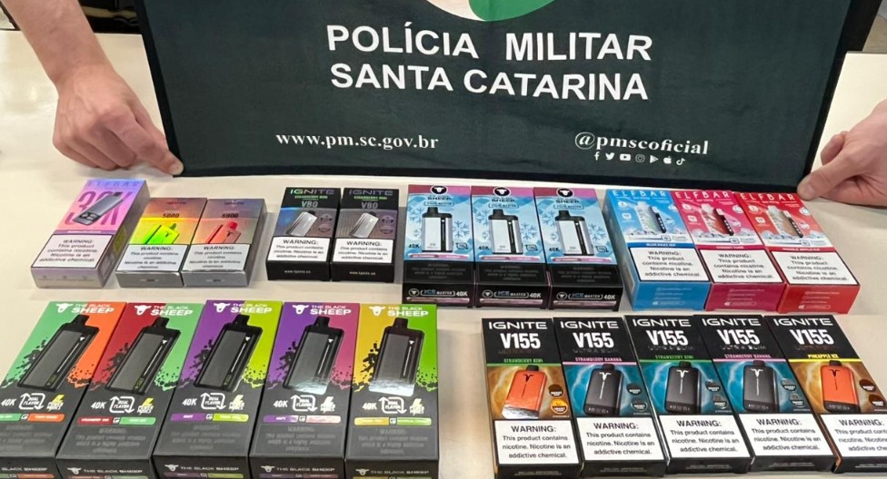 Polícia Militar apreende cigarros eletrônicos de contrabando na BR-163