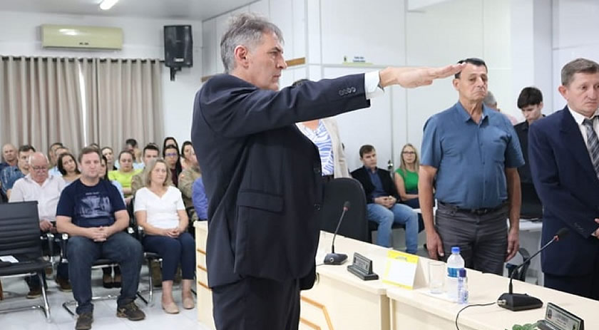 Valmor Reis assume trabalhos do executivo, após morte de Adélio Marx