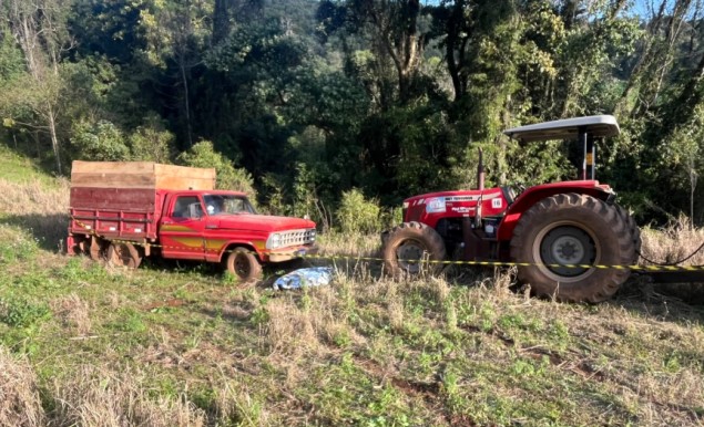 Homem morre atropelado pelo próprio trator em propriedade rural no Oeste