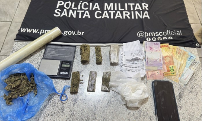 Casal é preso por tráfico de drogas na SC-161 após adquirir cocaína na Argentina