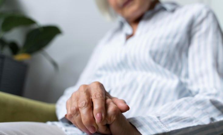 SUS passa a oferecer tratamento com donepezila para casos graves de Alzheimer