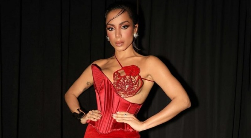 Anitta faz história e se torna a 1ª brasileira a levar um prêmio no VMA