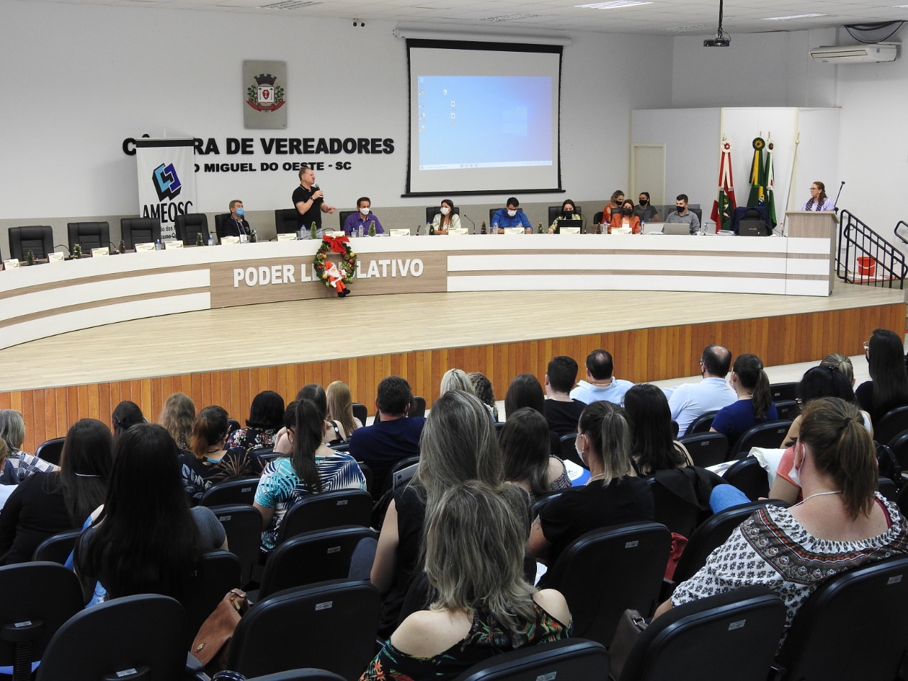 Etapa regional da IV Conferência Nacional de Educação é realizada