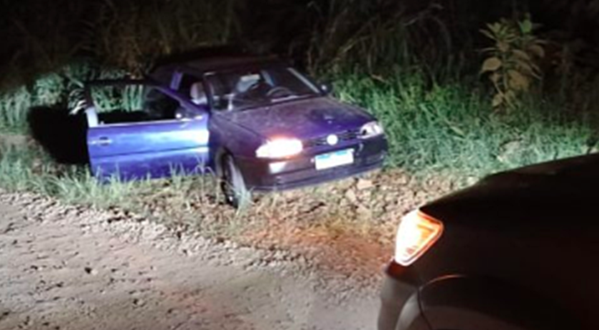 Noivo interrompe casamento para perseguir bandidos que invadiram residência