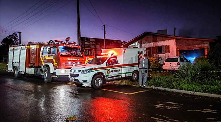 Uma pessoa morre após incêndio em residência em SMOeste