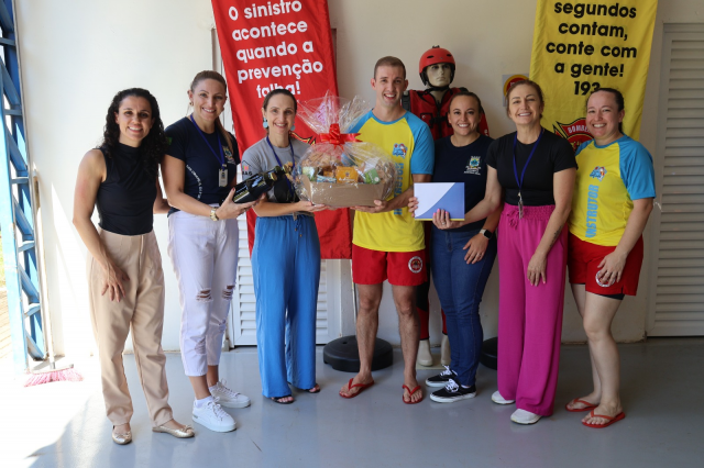 Estudantes de Maravilha recebem certificado de conclusão do Projeto Golfinho, realizado pelo CBMSC