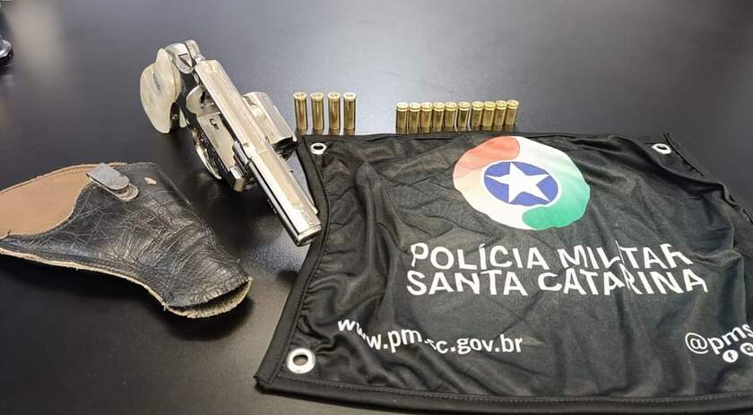 Polícia Militar prende homem por disparo e porte ilegal de arma de fogo