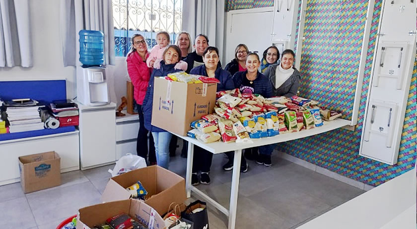 Organização distribui alimentos arrecadados no 4º Sunset Rosa