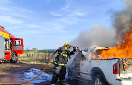 Incêndios em veículos são registrados com pouco mais de 10 minutos de intervalo