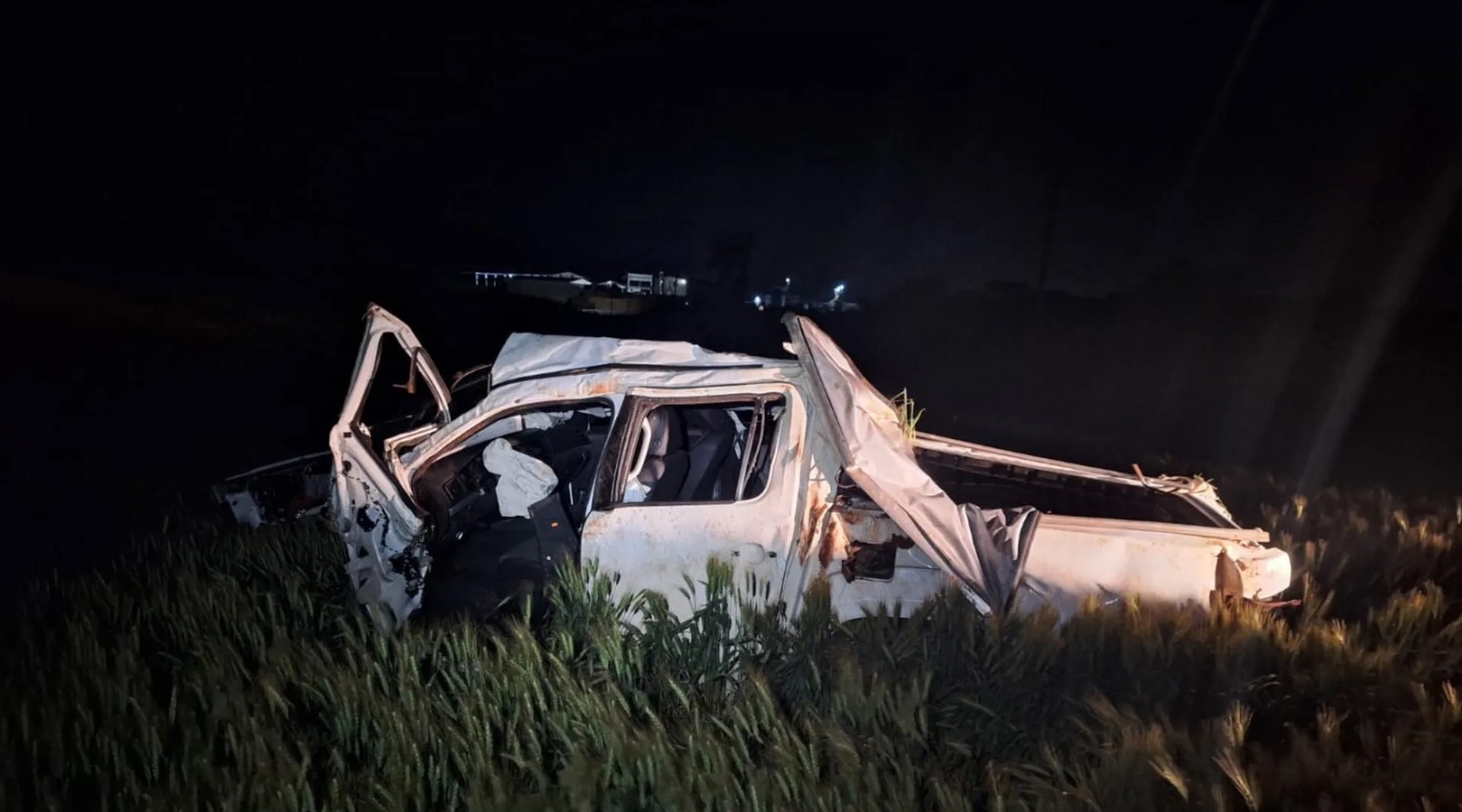 Motorista fica ferido após capotar caminhonete na SC-161