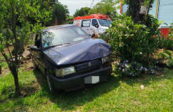 Carro sai da pista no interior de Maravilha e mulher fica ferida