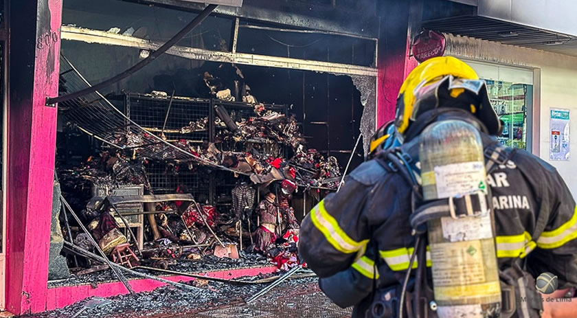 Incêndio de grandes proporções é controlado após três horas de combate