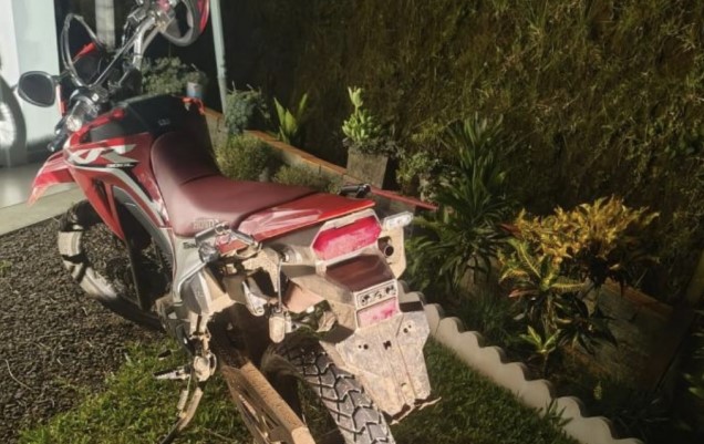 Condutor sem habilitação foge da polícia e é detido após perseguição